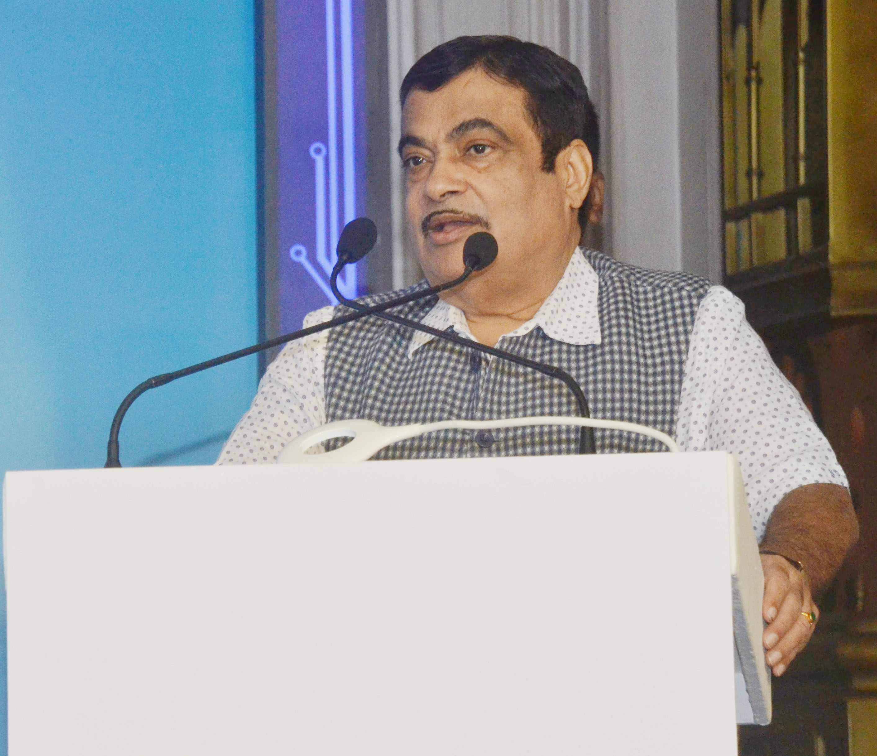 ریاستیں چاہیں تو جرمانہ پر نظر ثانی کرسکتی ہیں: گڈکری