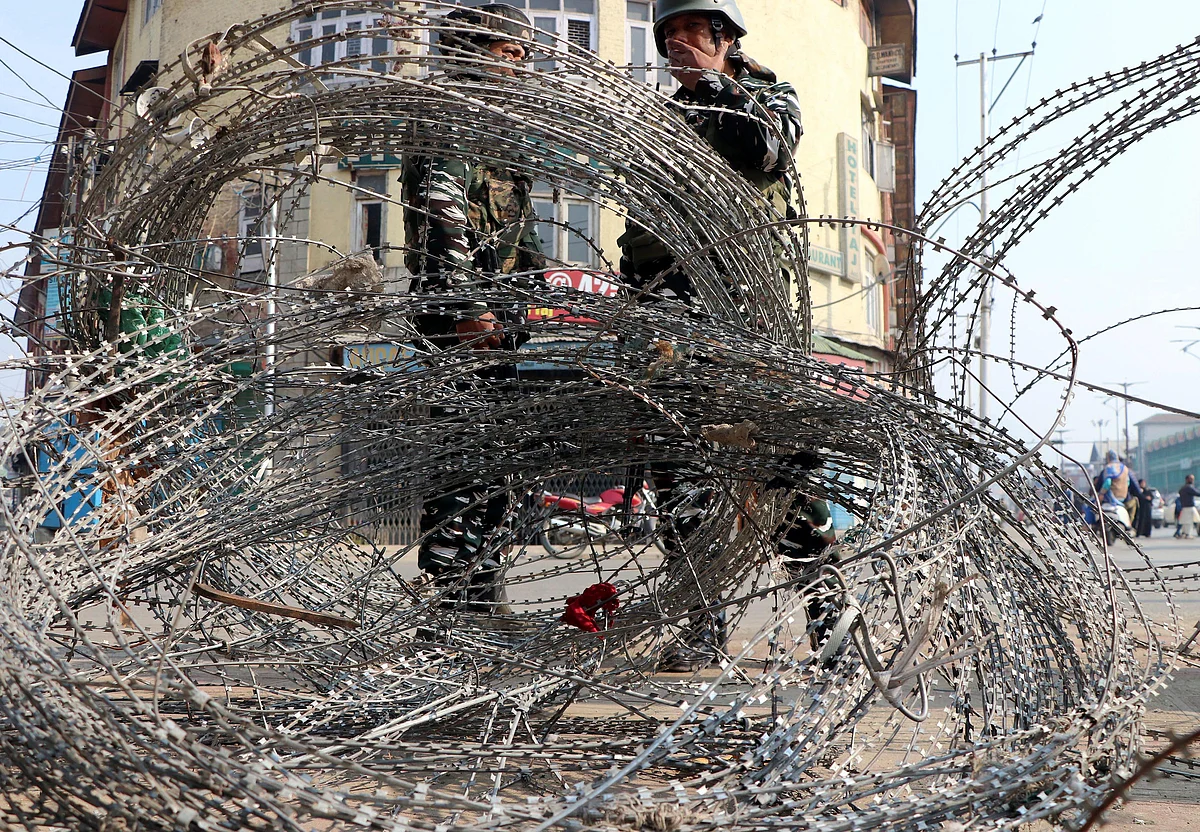 کشمیر: غیر یقینی صورتحال کے بیچ دسویں جماعت کے امتحانات شروع
