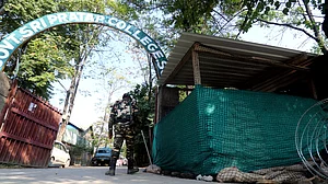 کشمیر: ہڑتال اور بند کا 66 واں دن، کالج کھل گئے لیکن درس و تدریس کا عمل بحال نہ ہو سکا