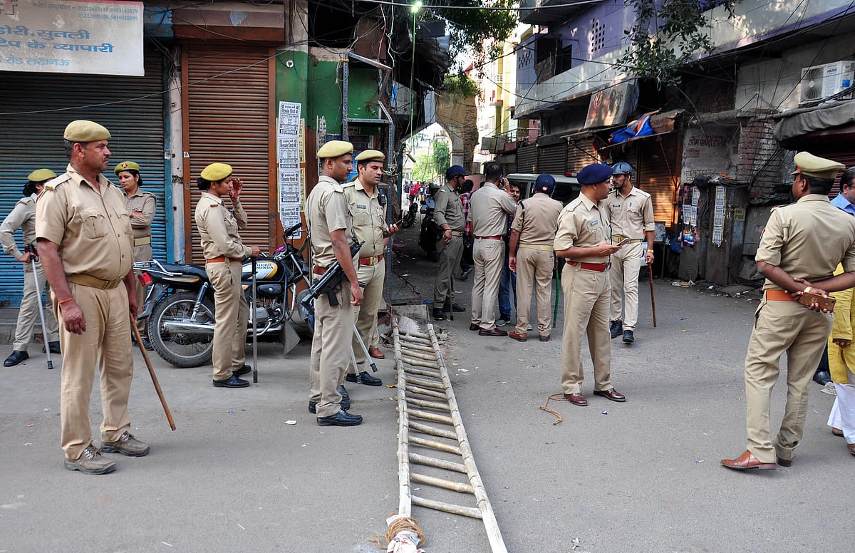 لکھنؤ: متنازعہ ہندو مہاسبھا لیڈر کملیش تیواری کا برسرِعام قتل