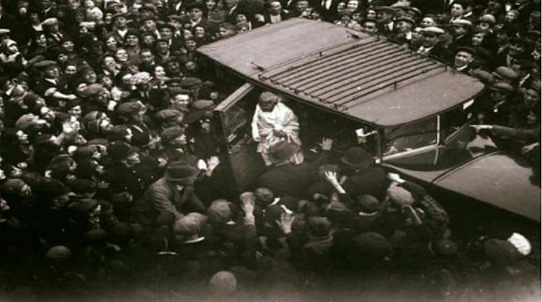 ہم نے گاندھی جی کو فراموش کر دیا، لیکن دنیا آج بھی ان سے حاصل کر رہی سبَق