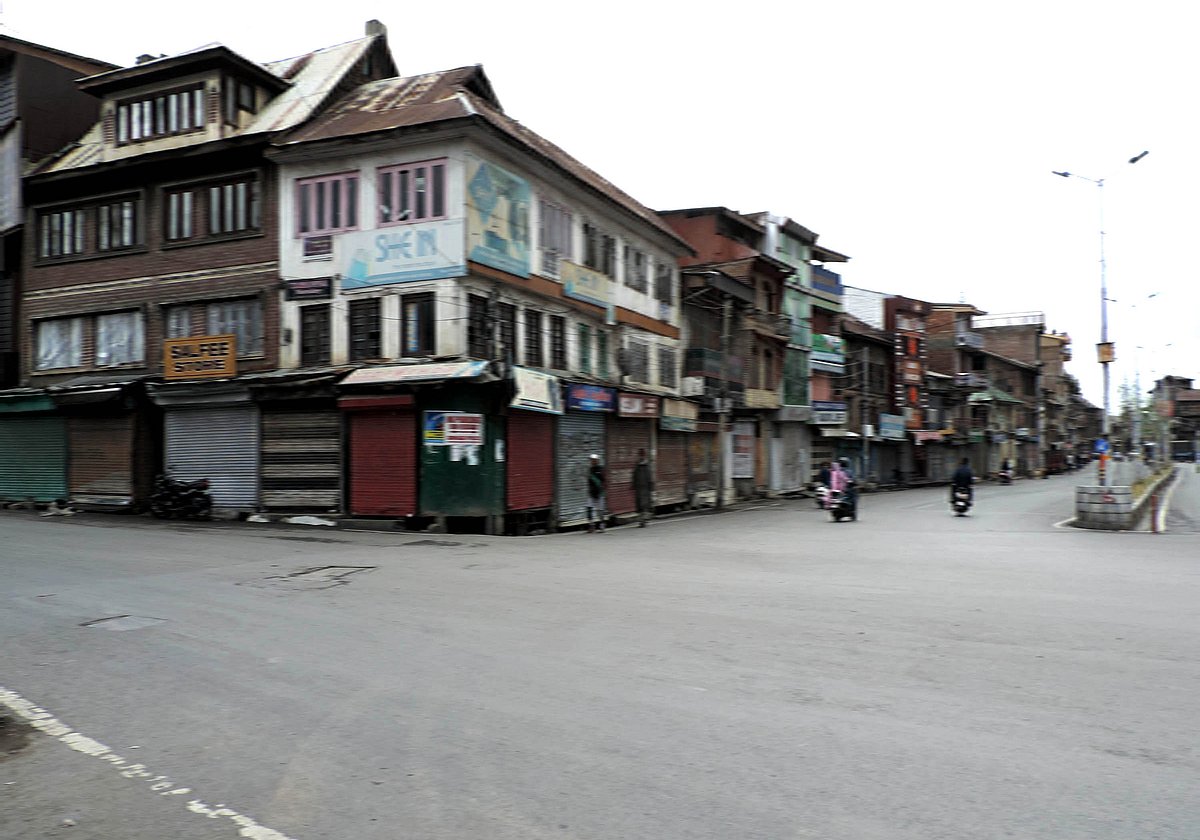 کشمیر میں ہڑتال کا 76 واں دن، معمولات زندگی بدستور متاثر