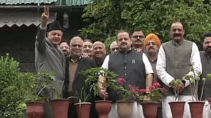 پی ڈی پی کا وفد محبوبہ سے آج نہیں ملے گا، نیشنل کانفرنس بلدیاتی انتخابات میں حصہ نہیں لے گی