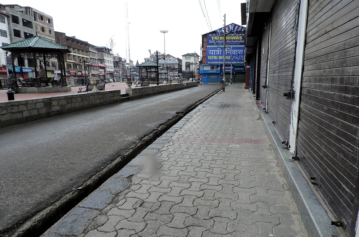 وادی کشمیر میں ہڑتال کا 74 واں دن، صورتحال جوں کی توں