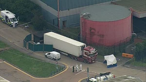 ٹرک کنٹینر سے نکلی لاشیں ہی لاشیں، خوفناک نظارہ دیکھ پولس کے اڑے ہوش