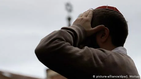 دائیں بازو کے شدت پسندوں کی ورچوئل دنیا