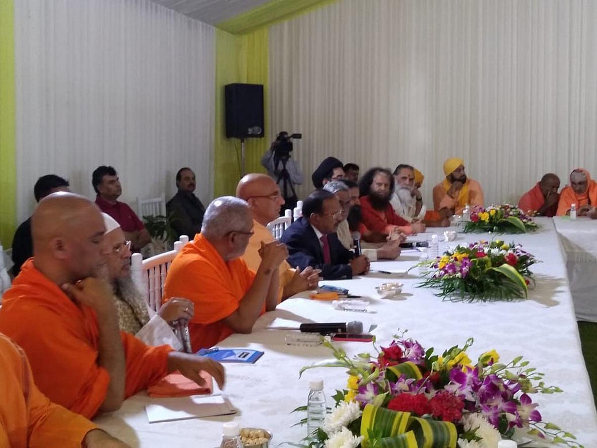 اجیت ڈووال کے گھر مذہبی رہنماؤں کی میٹنگ، ایودھیا فیصلہ کا احترام کرنے کا کیا عہد