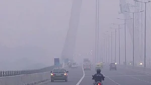 دہلی دُنیا کے 10 بڑے شہروں میں سب سے’آلودہ‘، ہیلتھ ایمرجنسی کے درمیان سبھی اسکول بند