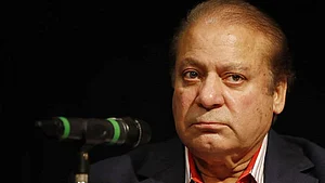 نواز شریف کا باہر جانا انصاف کے لیے دھچکا ہو گا، فواد چوہدری
