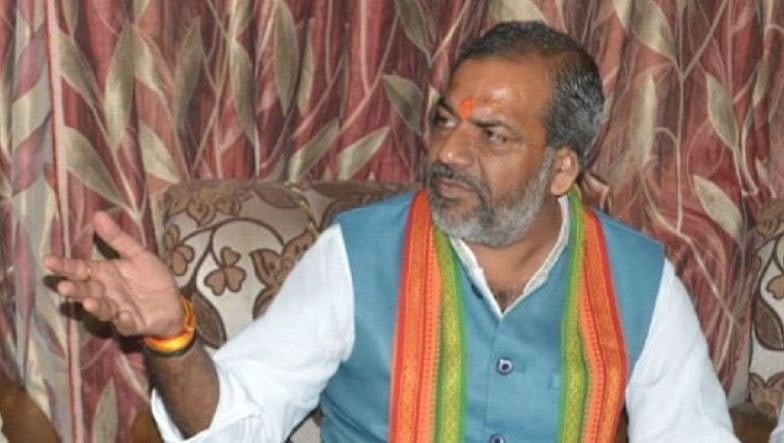 آلودگی پر یوگی کے وزیر کا عجیب وغریب مشورہ