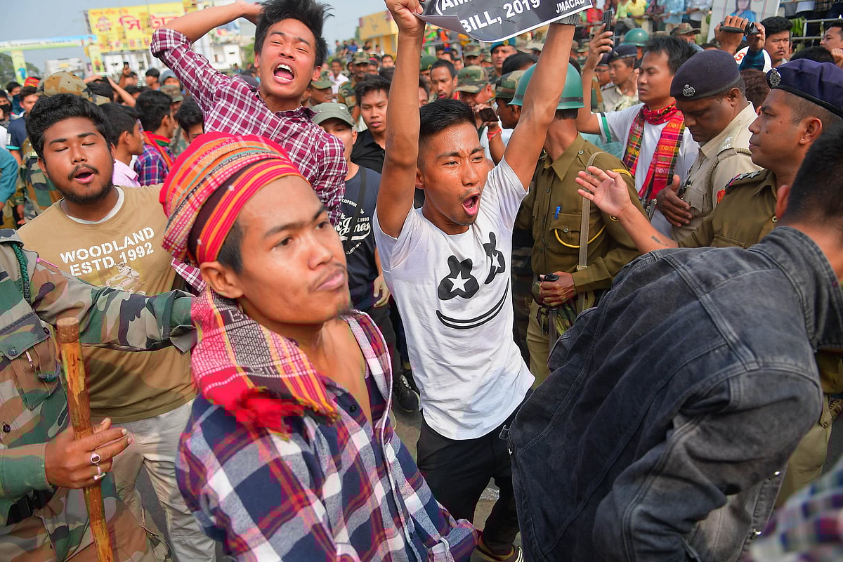 شمال مشرق: سی اے بی کے خلاف عوامی غصہ پھوٹا، معمولات زندگی متاثر