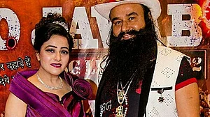 پولس کے اعتراض کے باوجود ’رام رحیم‘ سے ملی ہنی پریت، بی جے پی حکومت پر اٹھے سوال