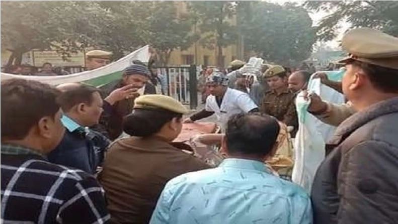 اناؤ میں ملک پھر ہوا شرمسار، ضمانت پر آزاد  ملزمین نے عصمت دری متاثرہ کو کیا نذرِ آتش