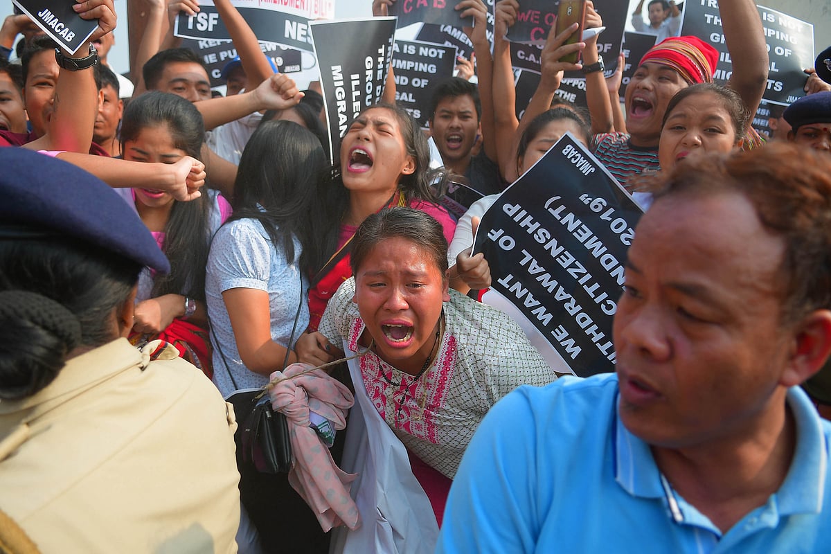 شمال مشرق: سی اے بی کے خلاف عوامی غصہ پھوٹا، معمولات زندگی متاثر