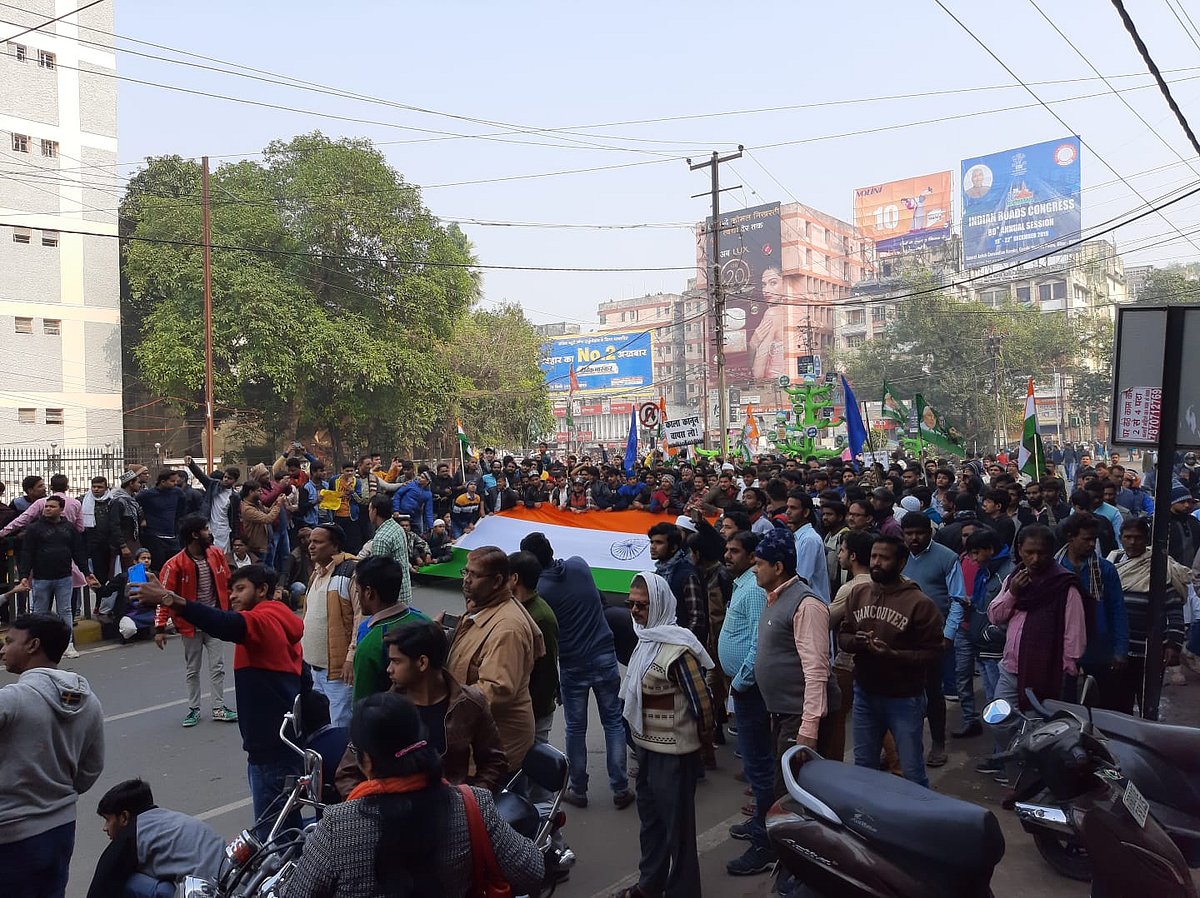 پٹنہ: شہریت قانون کے خلاف سڑکوں پر نکلا ہجوم، پی ایم مودی کے خلاف لگے فلک شگاف نعرے