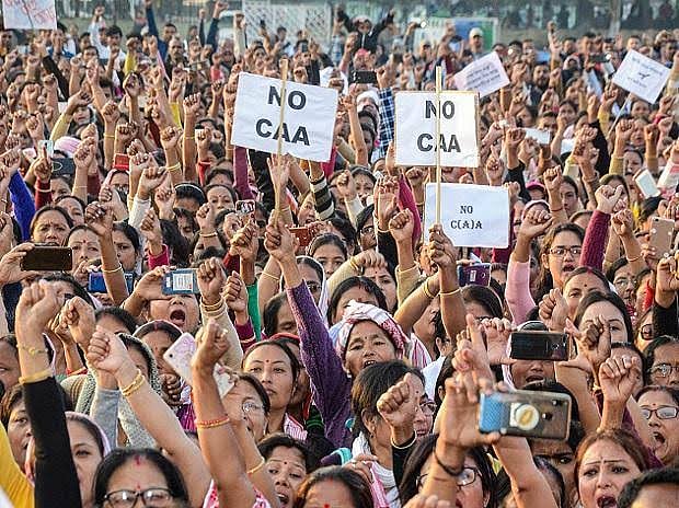 جب خواتین نے اپنے آنچل کو پرچَم بنا لیا... سہیل انجم