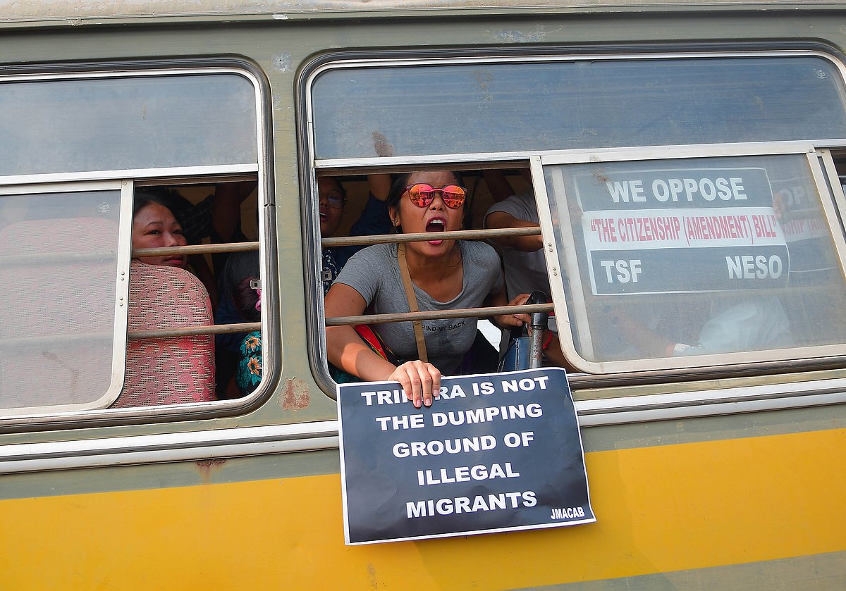 شمال مشرق: سی اے بی کے خلاف عوامی غصہ پھوٹا، معمولات زندگی متاثر