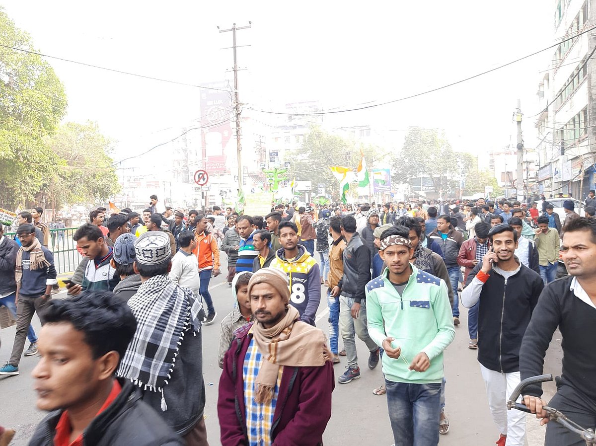 پٹنہ: شہریت قانون کے خلاف سڑکوں پر نکلا ہجوم، پی ایم مودی کے خلاف لگے فلک شگاف نعرے