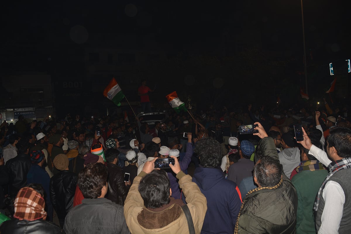 شاہین باغ میں بھی ہیں کئی ’شاہین باغ‘