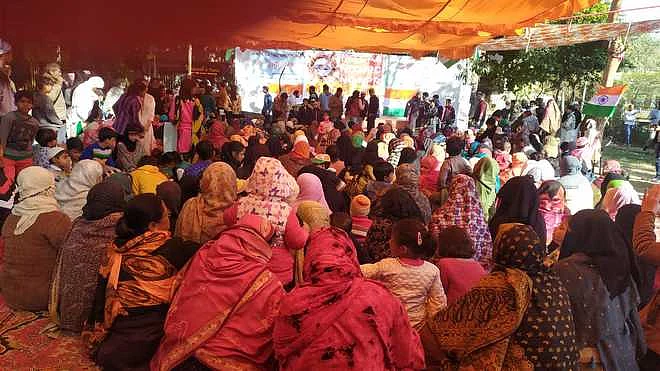 دہلی: حوض رانی کا گاندھی پارک بھی بنا ’شاہین باغ‘، سی اے اے کی مخالفت میں خواتین سراپا احتجاج