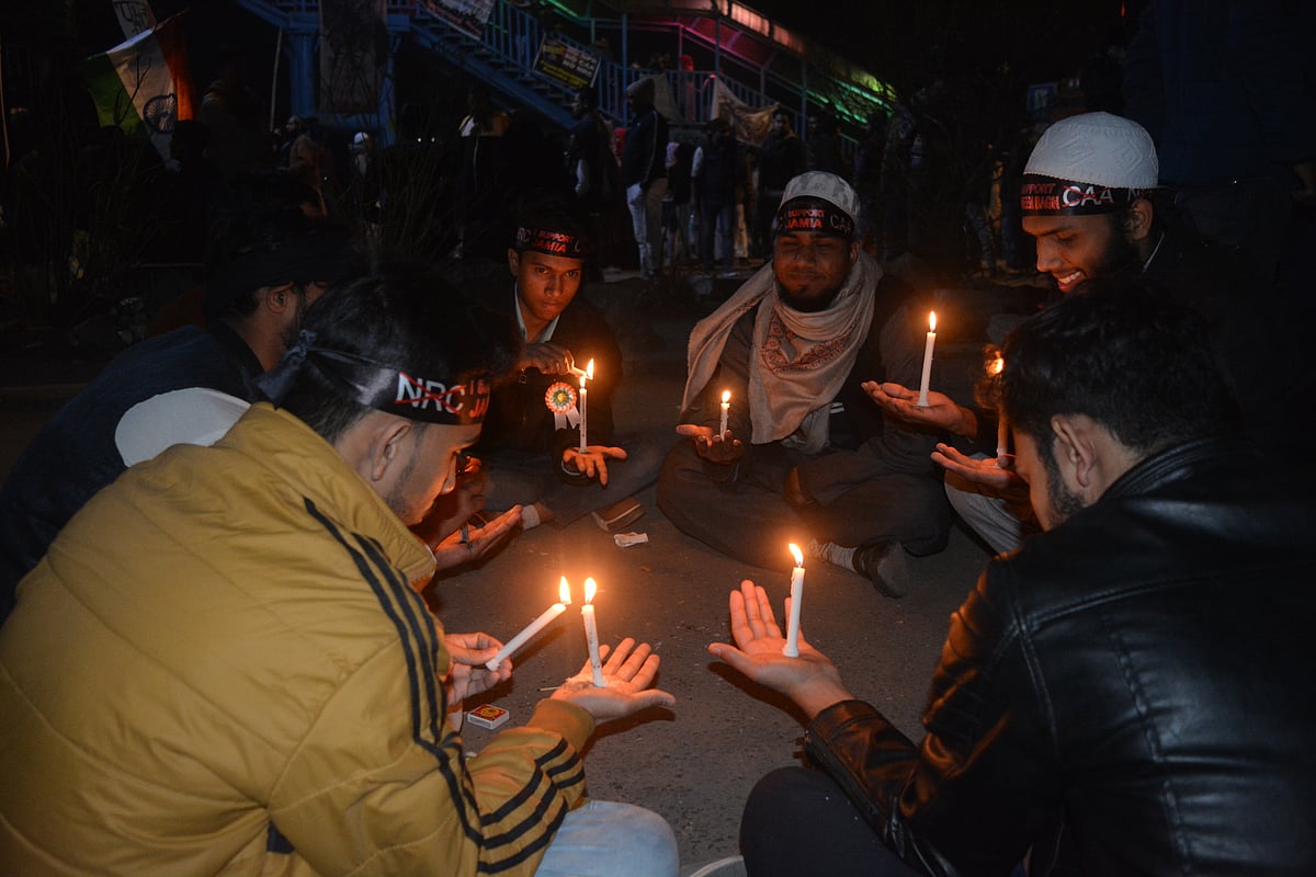 شاہین باغ میں بھی ہیں کئی ’شاہین باغ‘