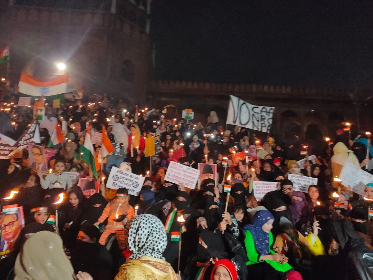 دہلی: سی اے اے کی مخالفت میں جامع مسجد پر ’کینڈل مارچ‘، ہزاروں افراد کی شرکت