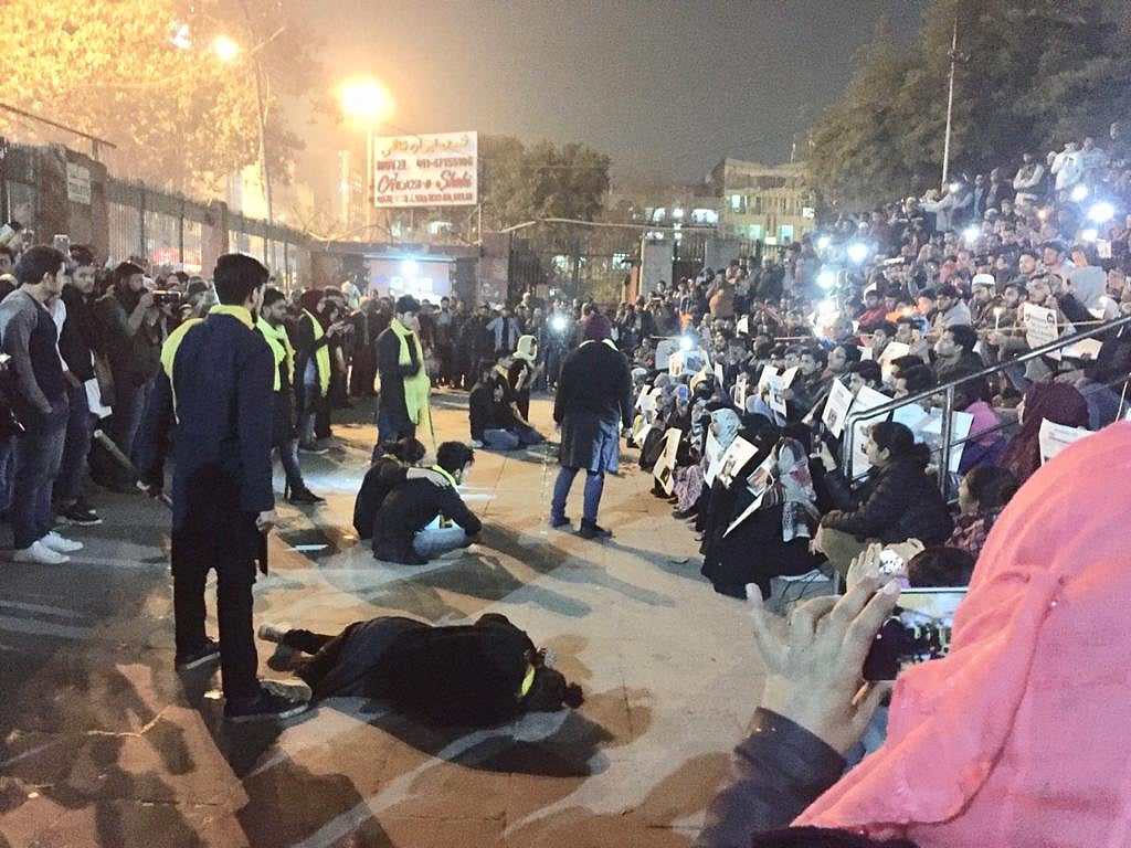 دہلی: جامع مسجد شہریت قانون کے خلاف احتجاج کا ’نیا مرکز‘، روزانہ ہو رہا ’خاموش مظاہرہ‘