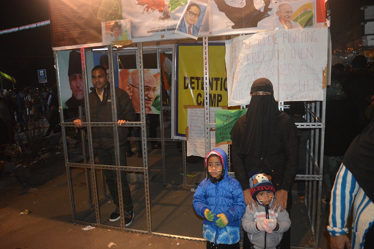 شاہین باغ میں بھی ہیں کئی ’شاہین باغ‘