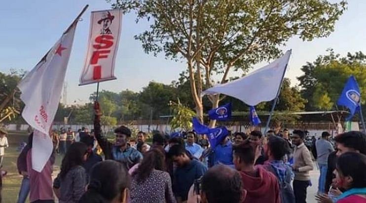 گجرات سنٹرل یونیورسٹی اسٹوڈنٹس کونسل الیکشن میں اے بی وی پی کی شرمناک شکست