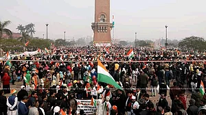 گھنٹہ گھر: خواتین CAA کے لیے مر تو سکتی ہیں مگر پیچھے نہیں ہٹیں گی... عظمیٰ