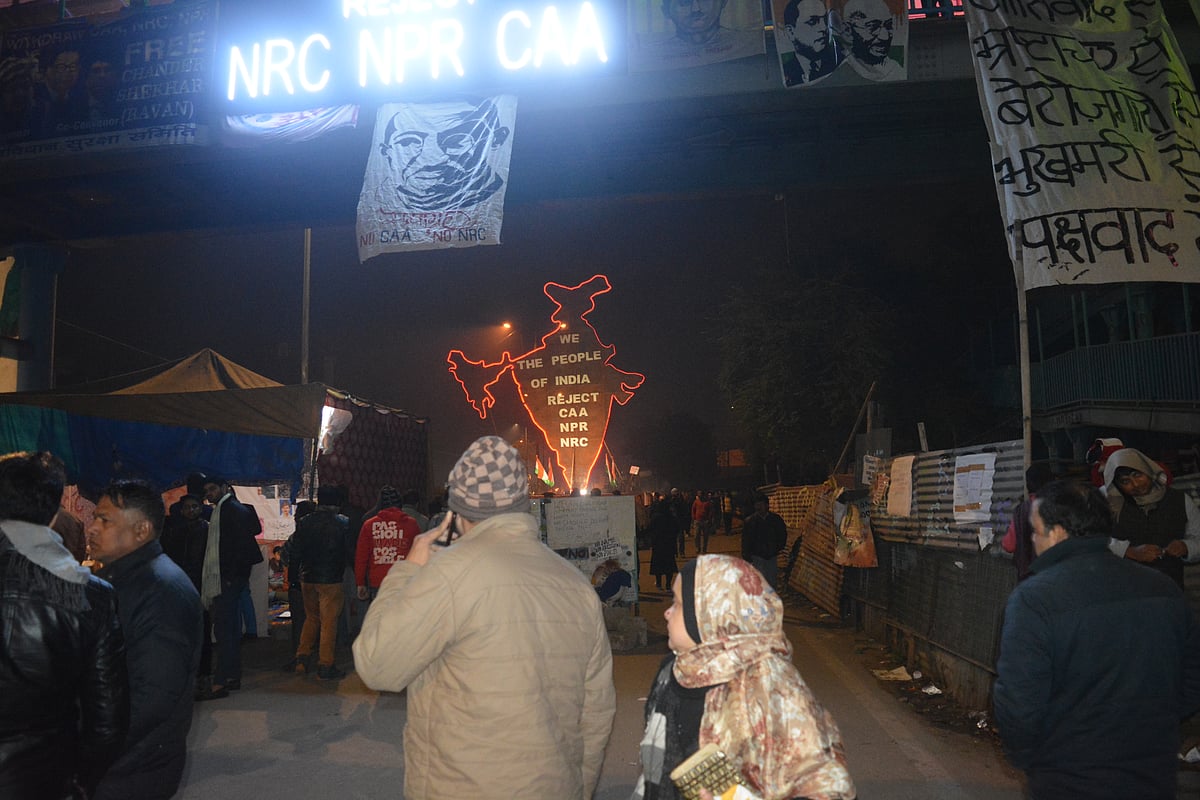 شاہین باغ میں بھی ہیں کئی ’شاہین باغ‘