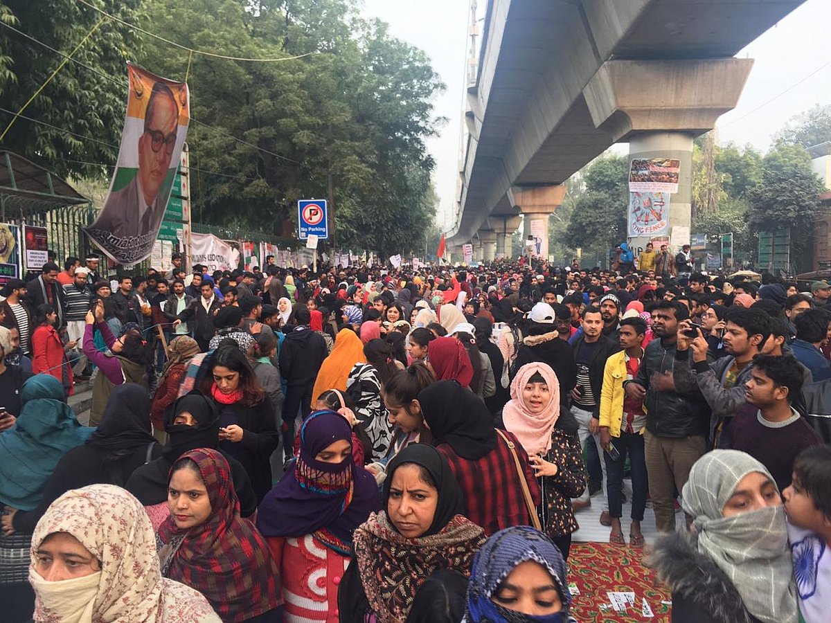 ہمیں بیدار کرنے کے لئے جامعہ کے طلباء اور مظاہرین کا شکریہ: سورا بھاسکر