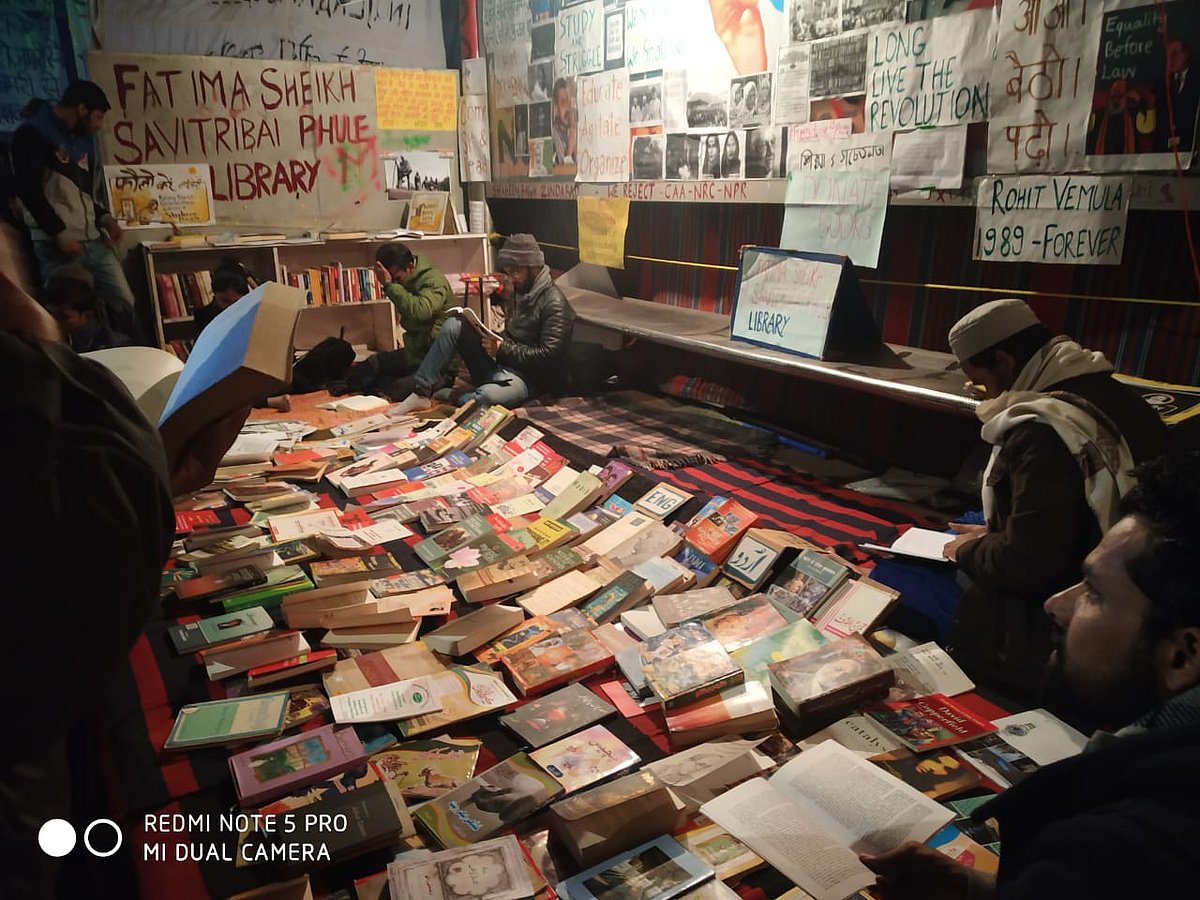 شاہین باغ میں بھی ہیں کئی ’شاہین باغ‘