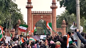 جے این یو تشدد کے خلاف اے ایم یو کے طلباء کی ’ترنگا یاترا‘ اور ’ملک بچاؤ مہم‘