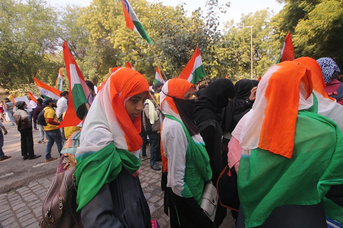 دہلی: سی اے اے کی مخالفت میں جامع مسجد پر ’کینڈل مارچ‘، ہزاروں افراد کی شرکت