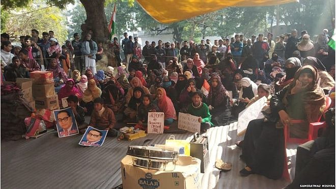 الٰہ آباد میں روشن باغ واقع منصور علی پارک میں خواتین کے مظاہرے کا منظر