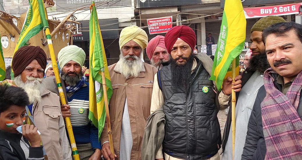 شاہین باغ: مظاہرین کی حمایت کرنے پہنچے سینکڑوں سکھ، خواتین نے اپنے ہاتھوں سے بنایا ’لنگر‘