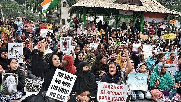 شہریت قانون: ٹینٹ، روشنی اور مائک کے بغیر ’پارک سرکس‘ میں خواتین کا احتجاج جاری