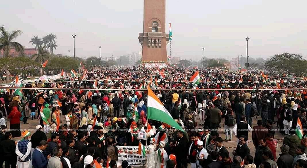 گھنٹہ گھر: خواتین CAA کے لیے مر تو سکتی ہیں مگر پیچھے نہیں ہٹیں گی... عظمیٰ