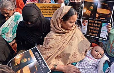 شہریت قانون: ٹینٹ، روشنی اور مائک کے بغیر ’پارک سرکس‘ میں خواتین کا احتجاج جاری