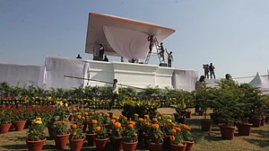 ویڈیو: کیجریوال کی حلف برداری کے لئے رام لیلا میدان تیار، عام آدمی ہوگا ’وی آئی پی‘