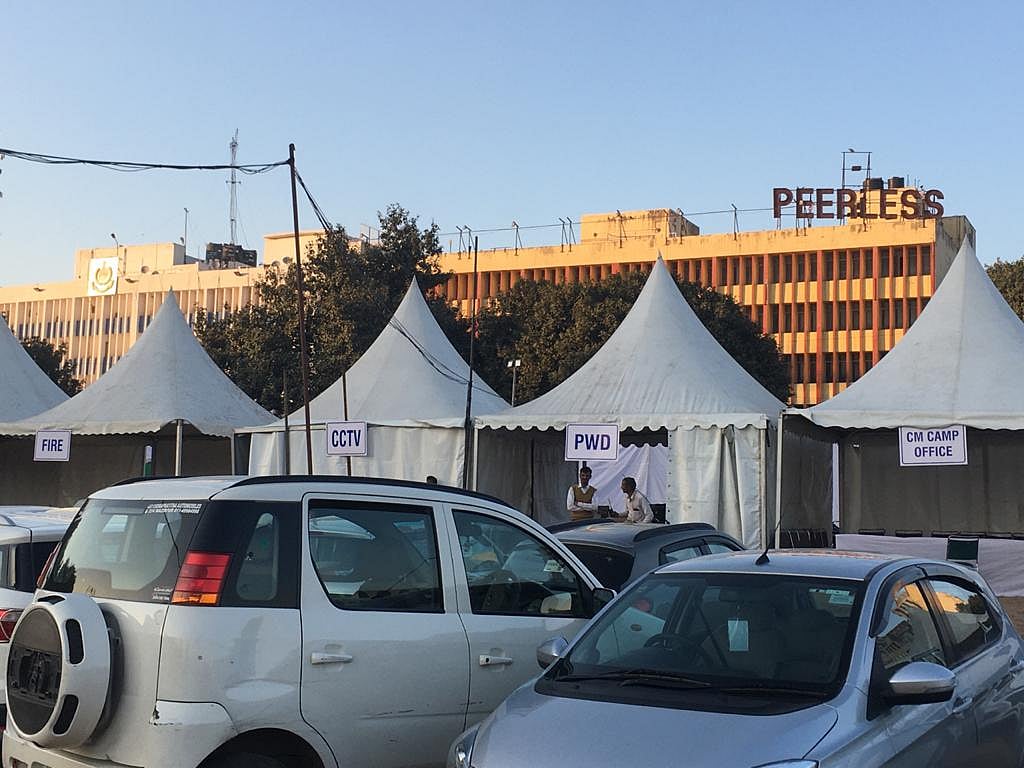 ویڈیو: کیجریوال کی حلف برداری کے لئے رام لیلا میدان تیار، عام آدمی ہوگا ’وی آئی پی‘