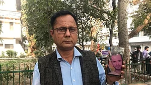 دہلی تشدد: گمشدہ رشتہ داروں کی تلاش میں مردہ خانوں کے چکر لگاتے اہل خانہ