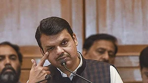 فوجداری مقدمہ چھپانے کا معاملہ: فڑنویس کی نظر ثانی کی درخواست پر فیصلہ محفوظ