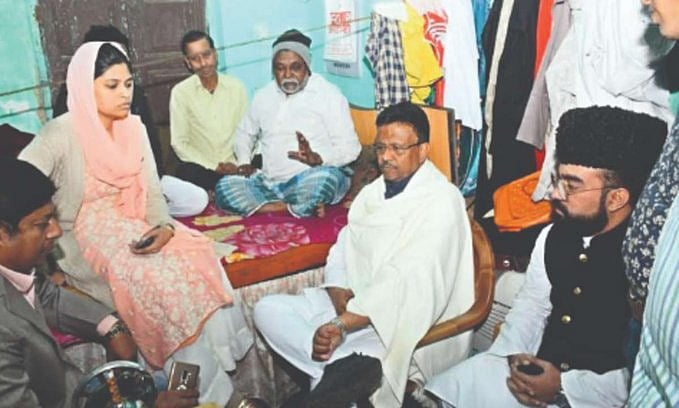 صمیدہ خاتون کے غمزدہ اہل خانہ