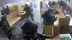 جامعہ ویڈیو: دہلی پولس دعویٰ کچھ بھی کرے، یہ ثابت ہو گیا کہ وہ لائبریری میں گھسی تھی