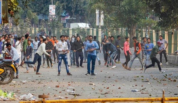 موج پور کی طرح سڑکوں پر مت اتریئے ورنہ بال و پر جل جائیں گے... ظفر آغا