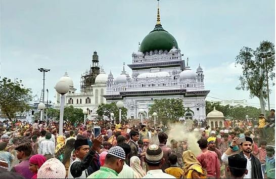 بارہ بنکی کے دیوا شریف کی انوکھی ہولی، ہندو مسلم اتحاد کی مثال