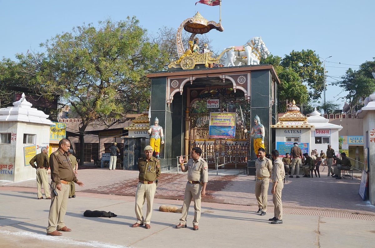 ’جنتا کرفیو‘ کا متعدد شہروں میں وسیع پیمانے پر اثر، تصویری جھلکیاں