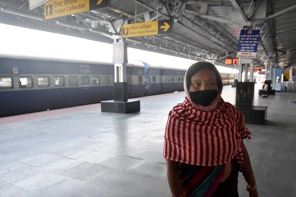 ’جنتا کرفیو‘ کا متعدد شہروں میں وسیع پیمانے پر اثر، تصویری جھلکیاں